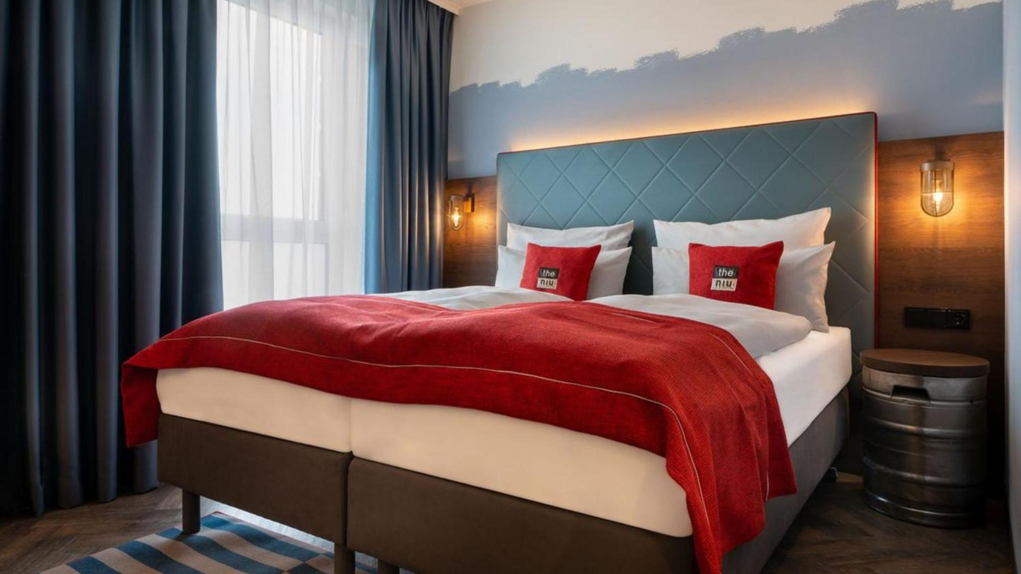 Standard Queen Room